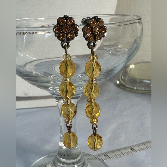 Vintage 1928 light yellow sparkly bead dangle earrings - Picture 1 of 5